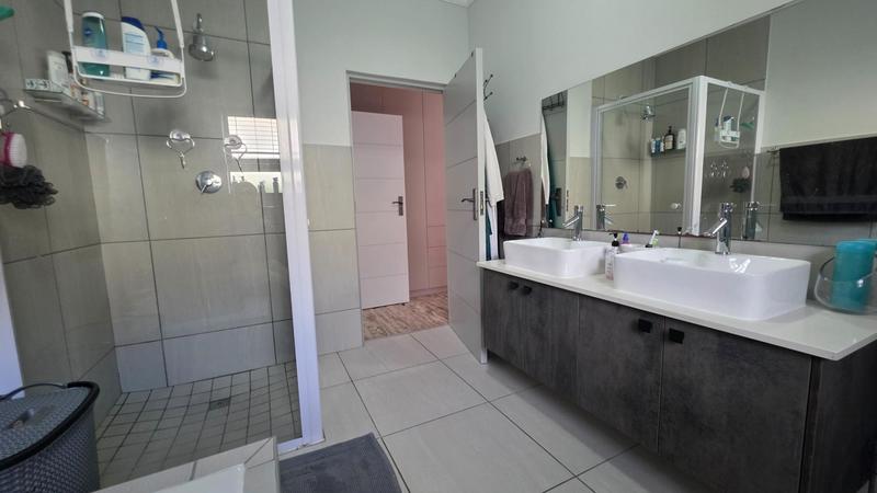 3 Bedroom Property for Sale in Seemeeu Park Western Cape